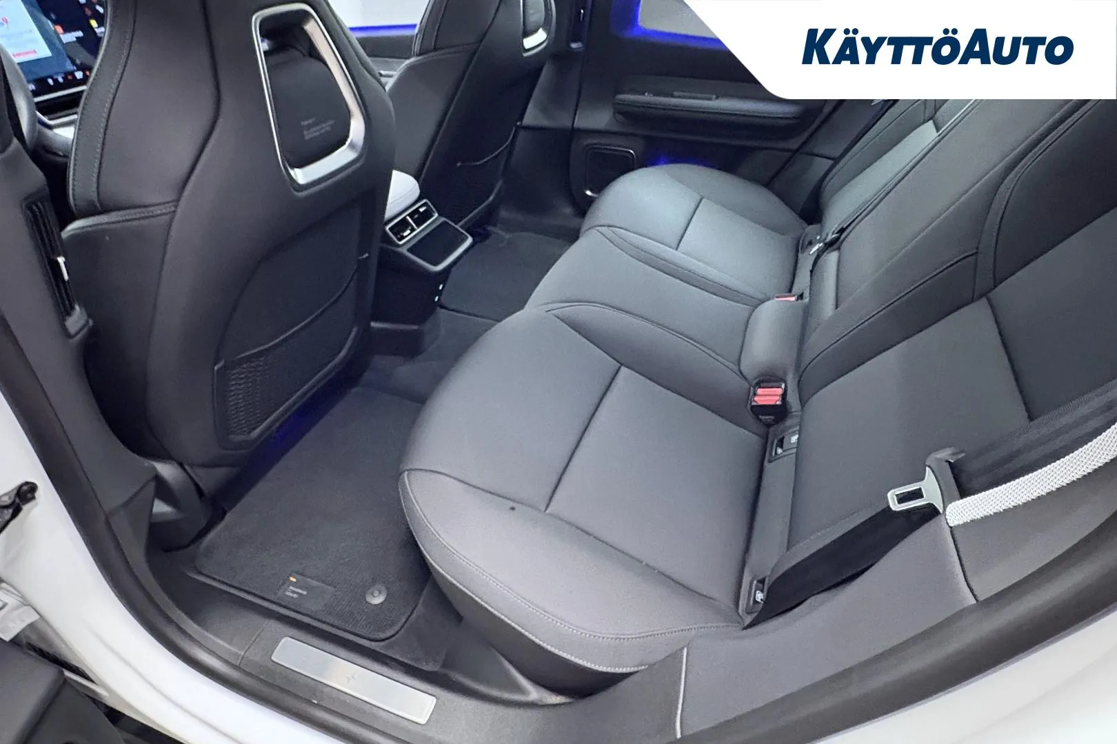 POLESTAR 4 GRH-582 carousel image