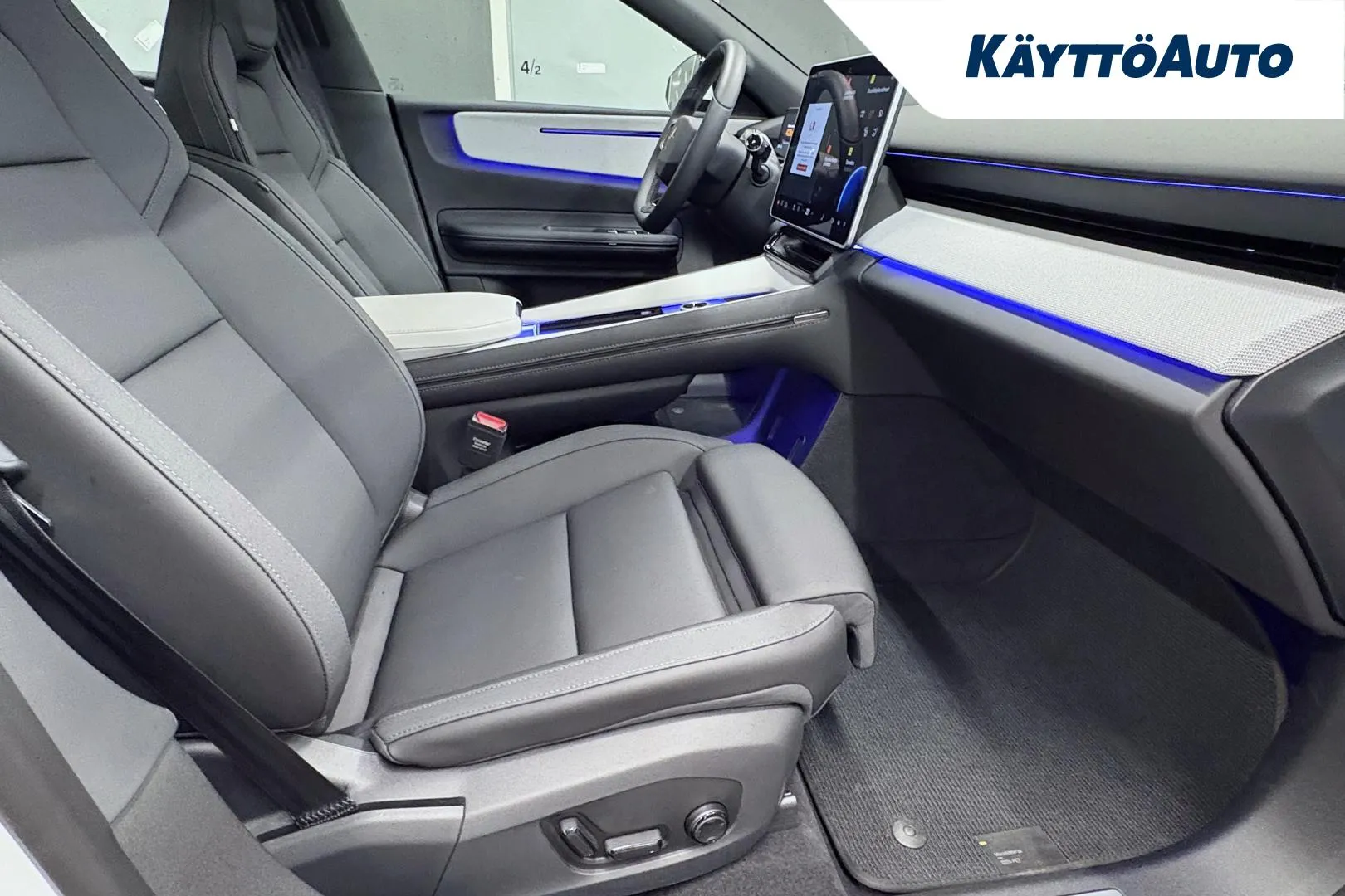 POLESTAR 4 GRH-582 carousel image