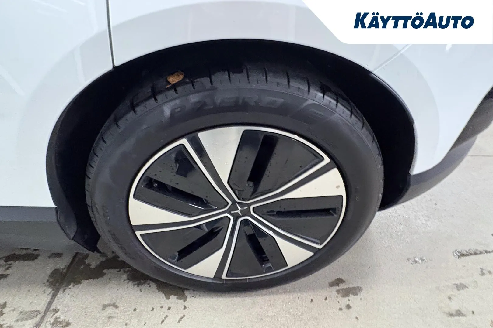 POLESTAR 4 GRH-582 carousel image