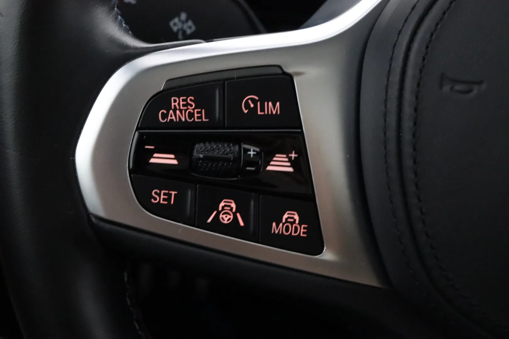 BMW i4 YMA-569 carousel image