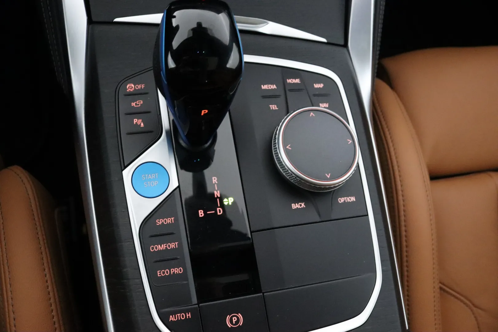 BMW i4 YMA-569 carousel image