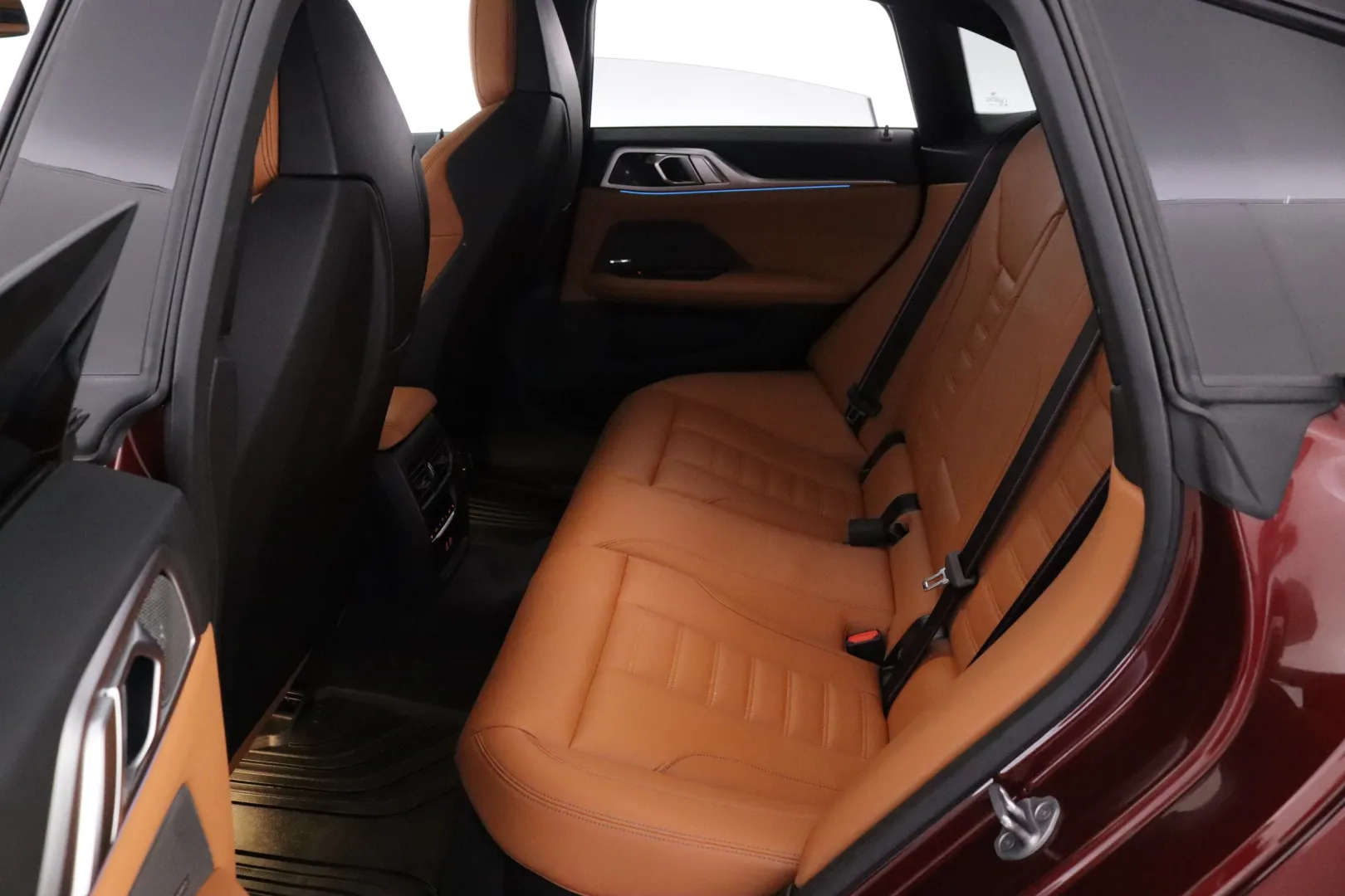 BMW i4 YMA-569 carousel image