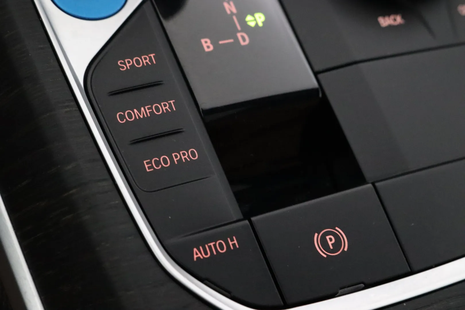 BMW i4 YMA-569 carousel image