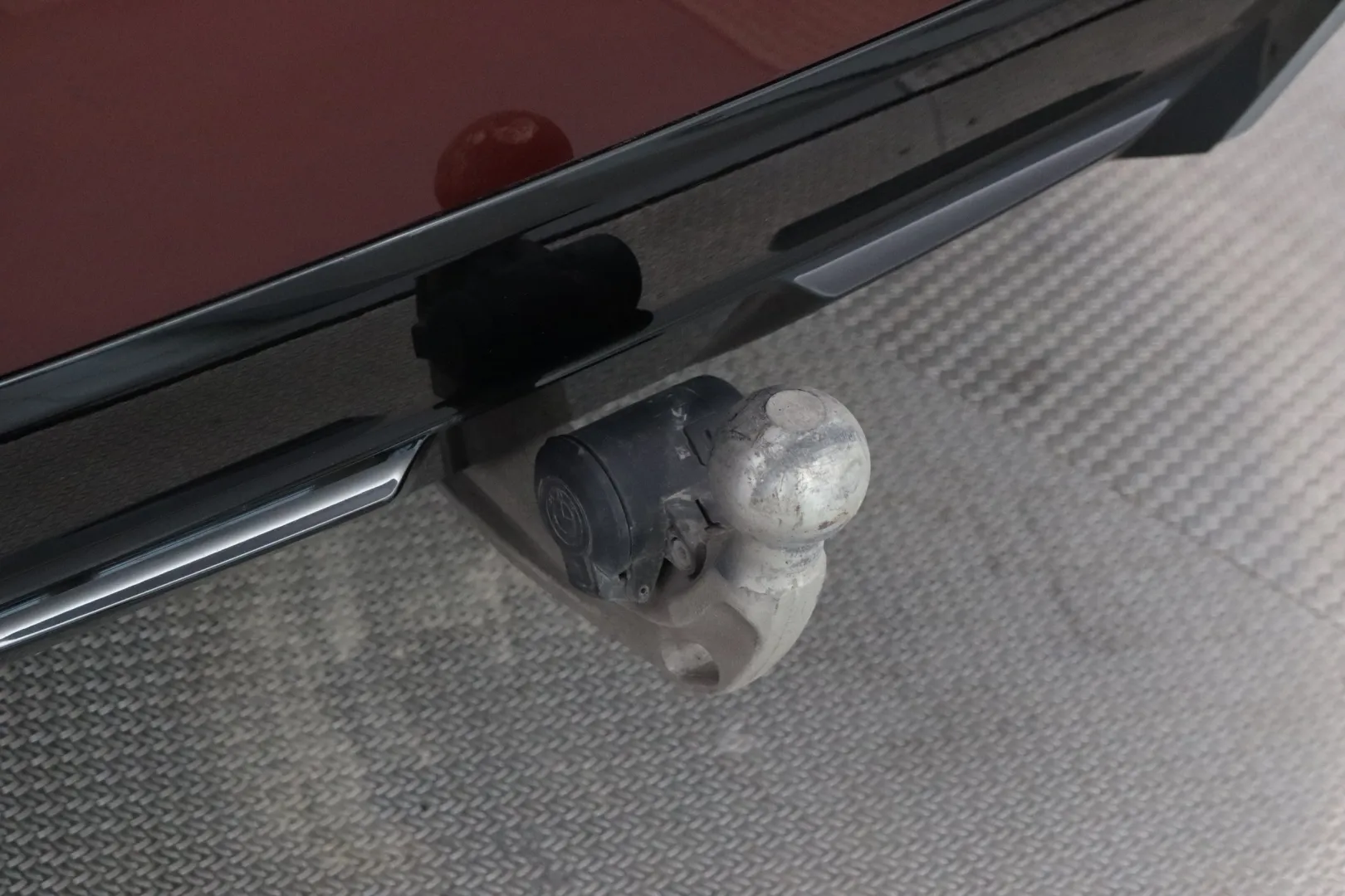 BMW i4 YMA-569 carousel image