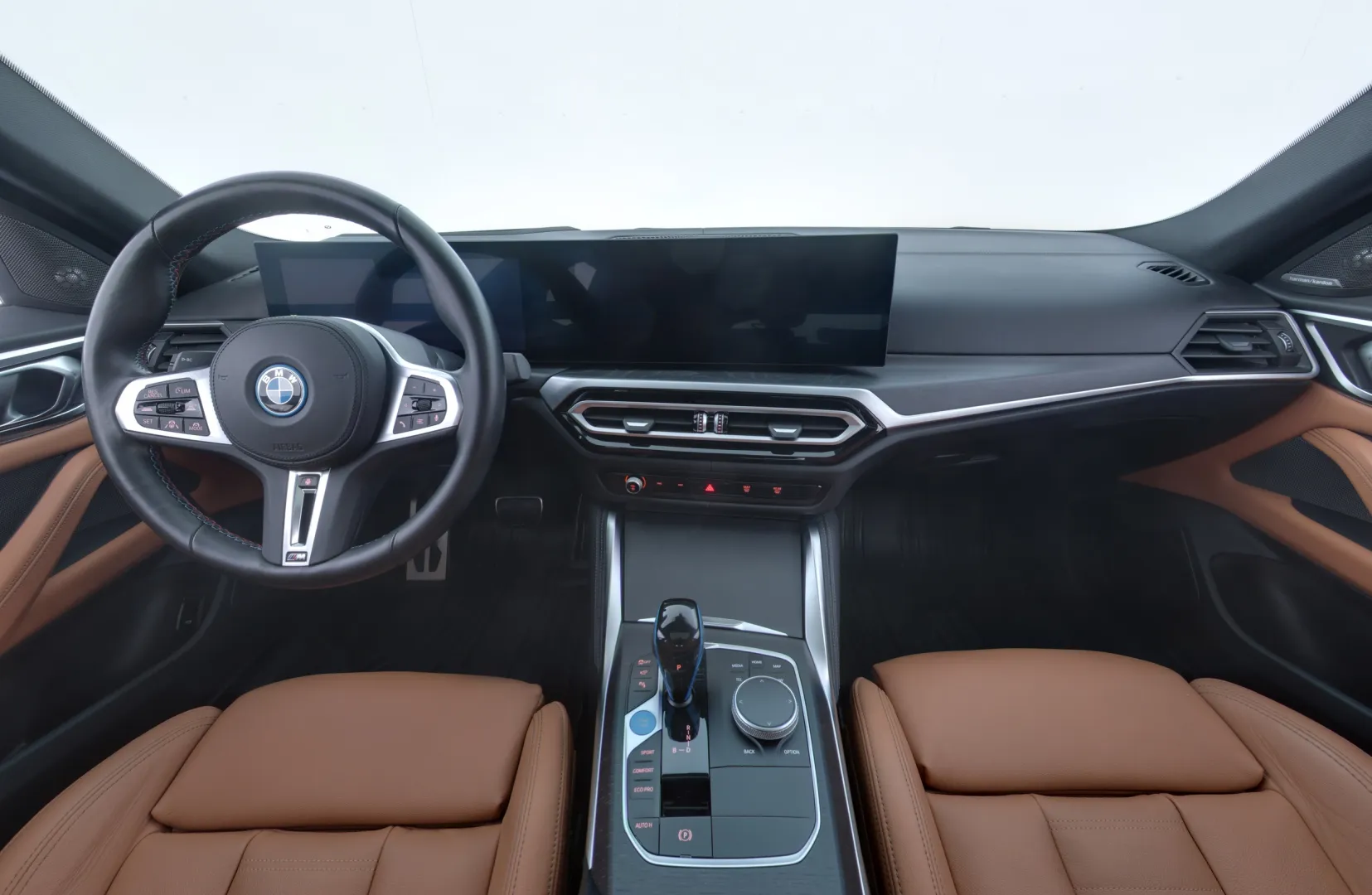 BMW i4 YMA-569 carousel image
