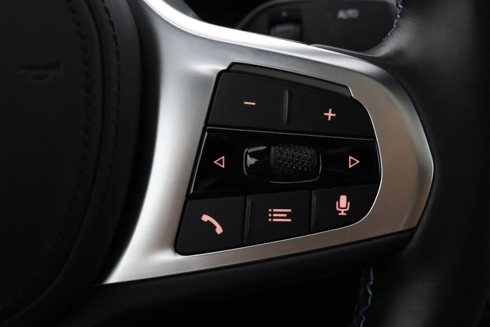 BMW i4 YMA-569 carousel image