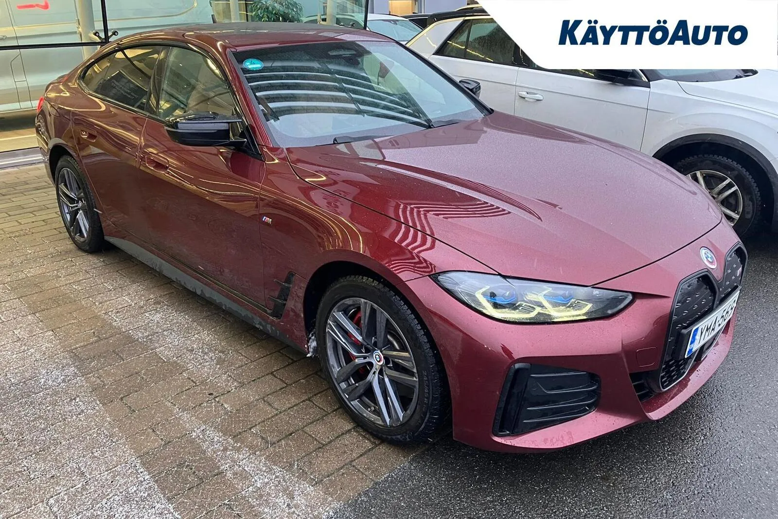 BMW i4 YMA-569 carousel image