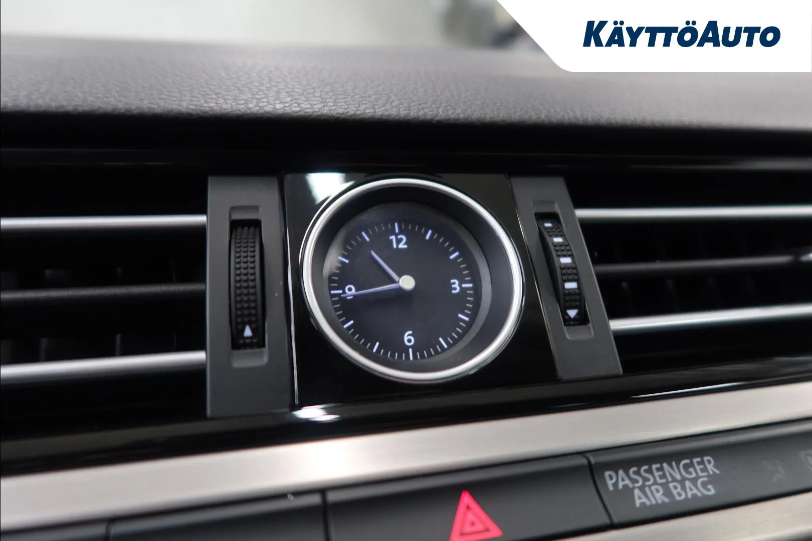 Volkswagen Passat NMO-732 carousel image