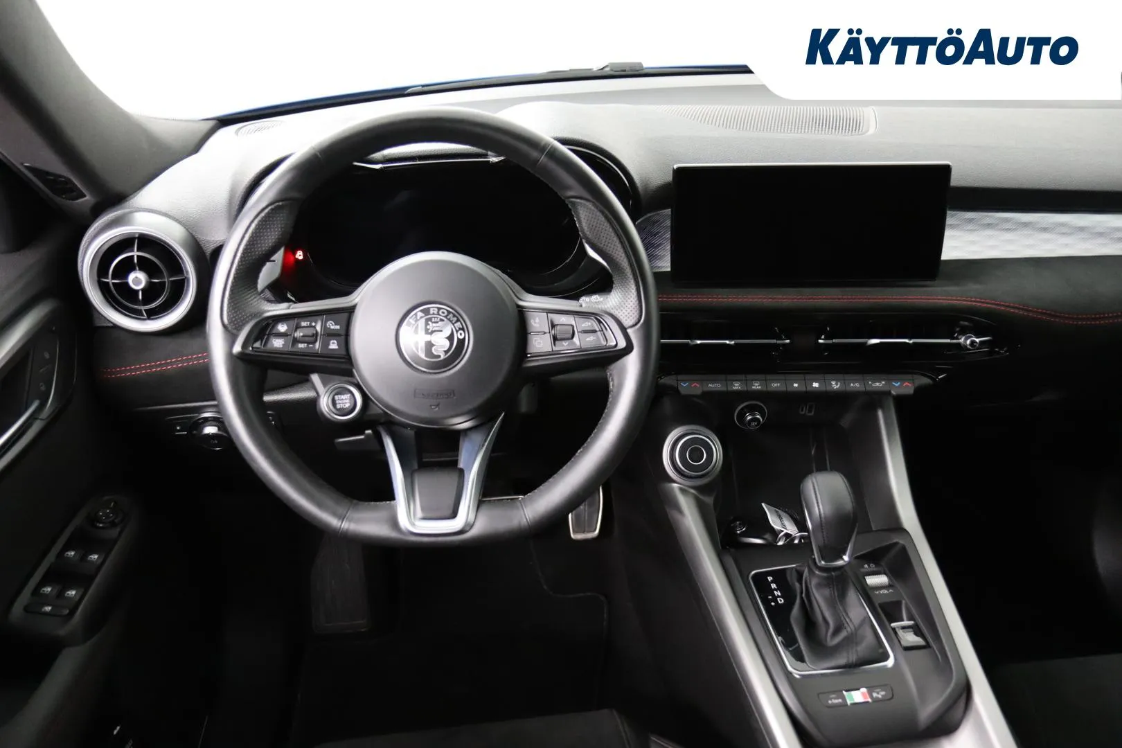 Alfa Romeo Tonale YXT-473 carousel image