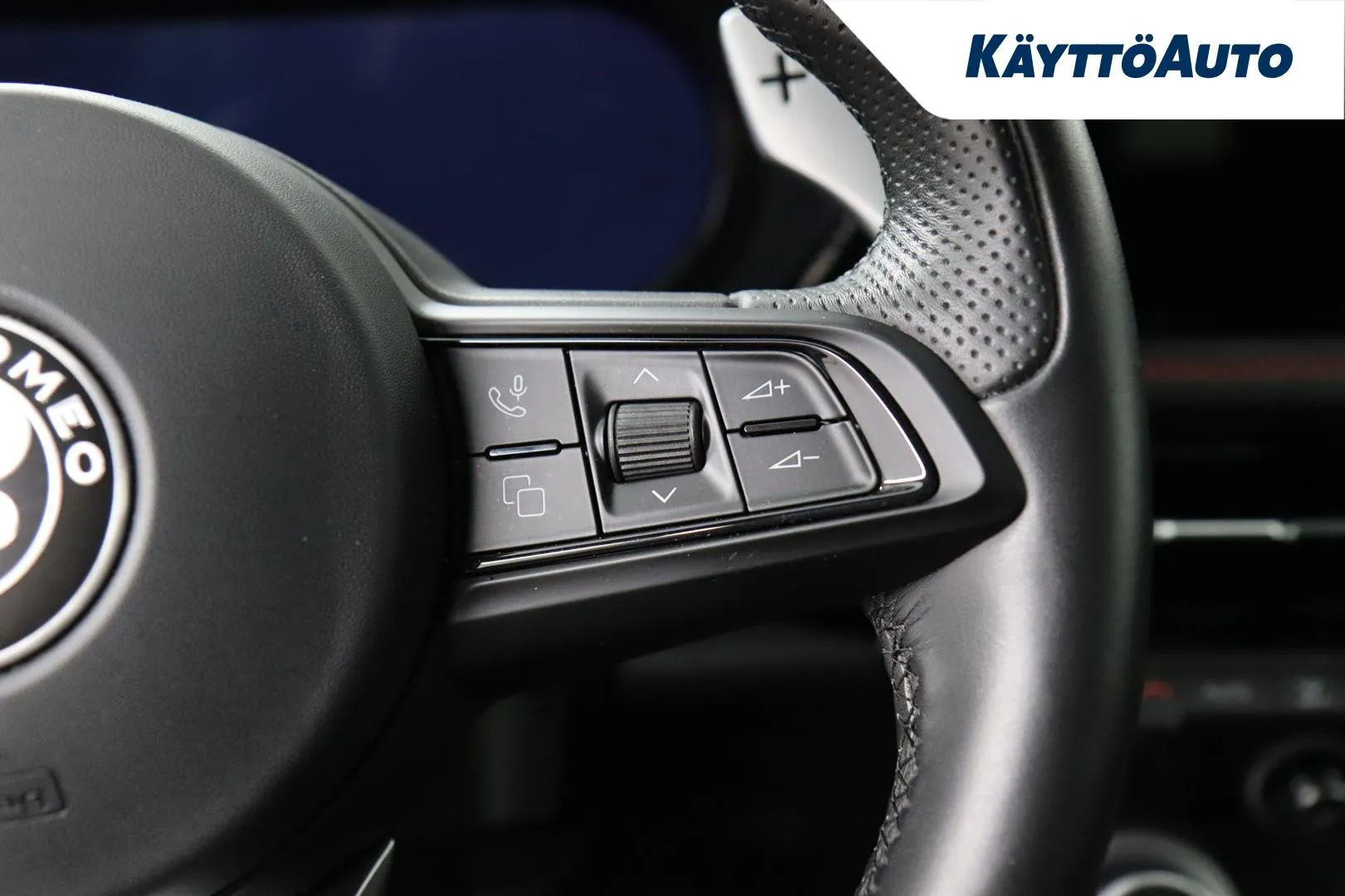 Alfa Romeo Tonale YXT-473 carousel image