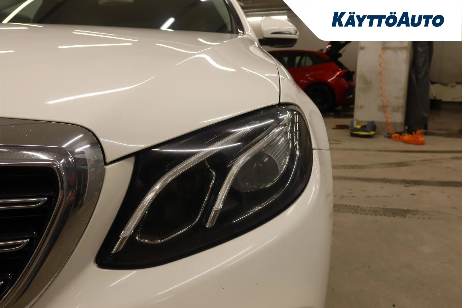 MERCEDES-BENZ E CKL-535 carousel image