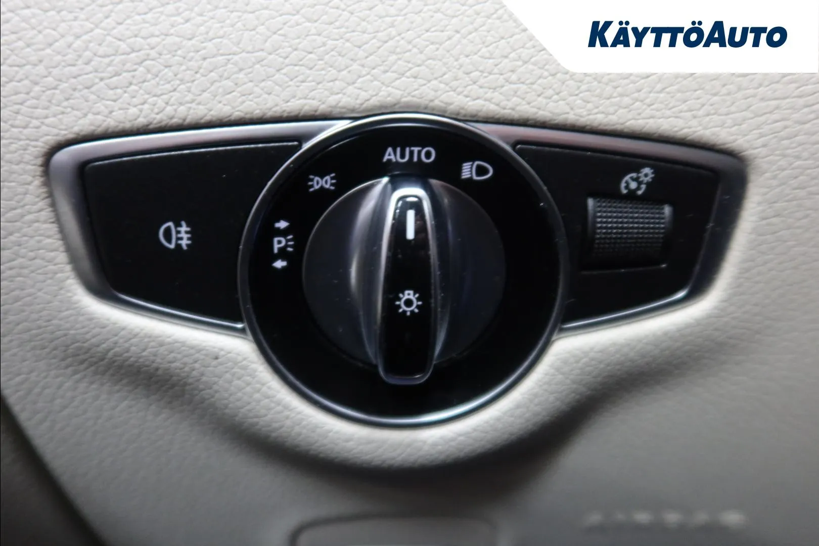 MERCEDES-BENZ E CKL-535 carousel image