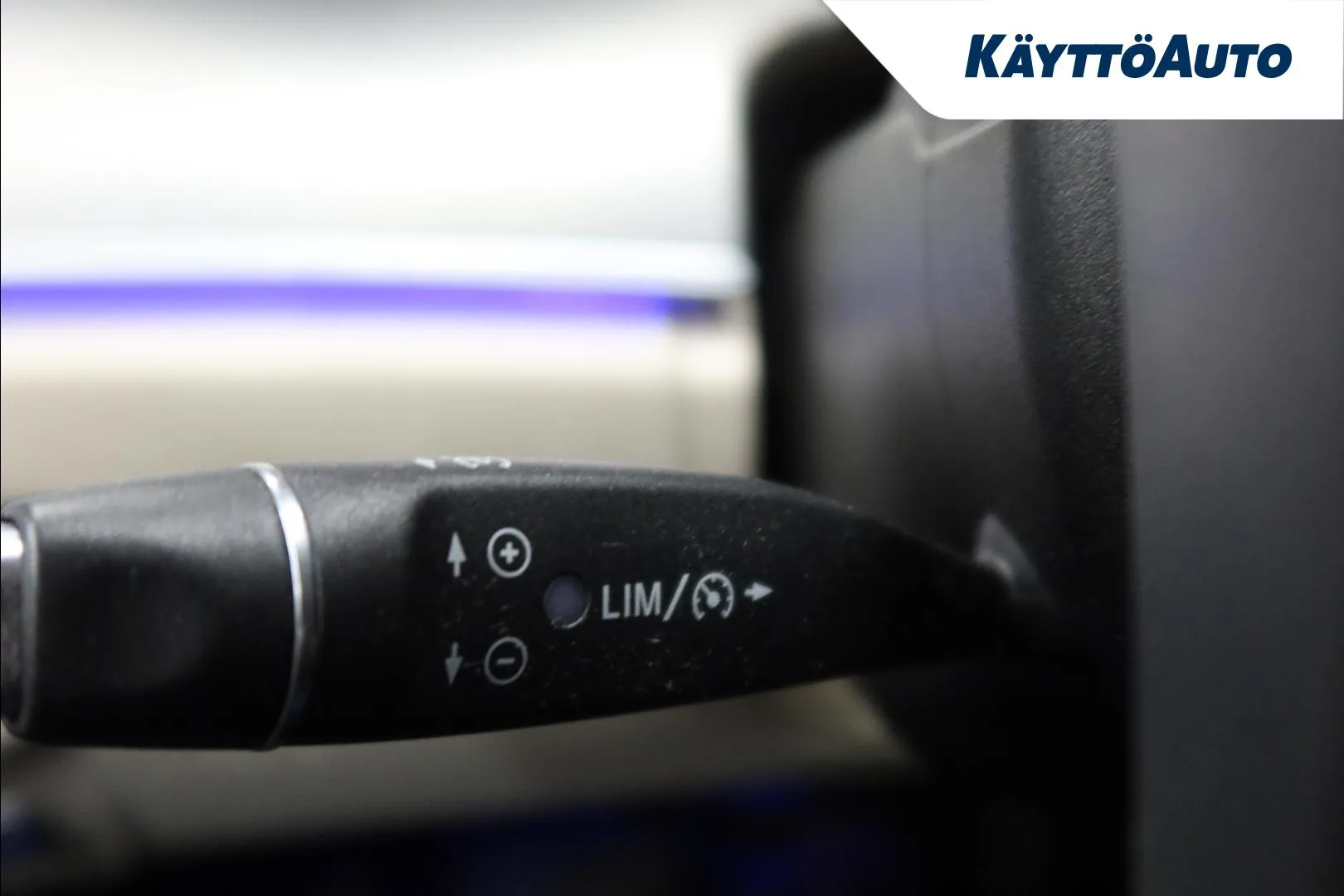 MERCEDES-BENZ E CKL-535 carousel image