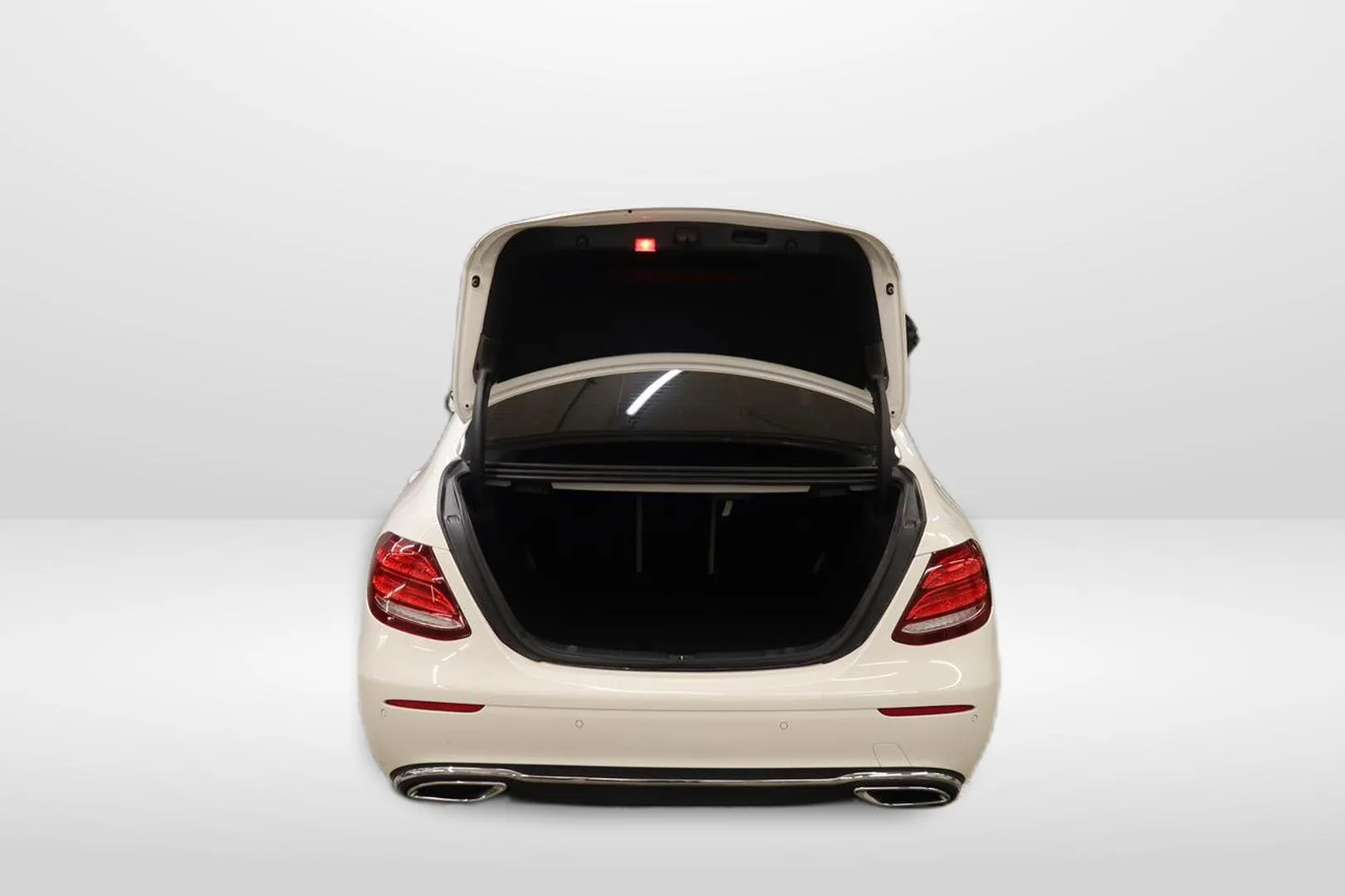 MERCEDES-BENZ E CKL-535 carousel image