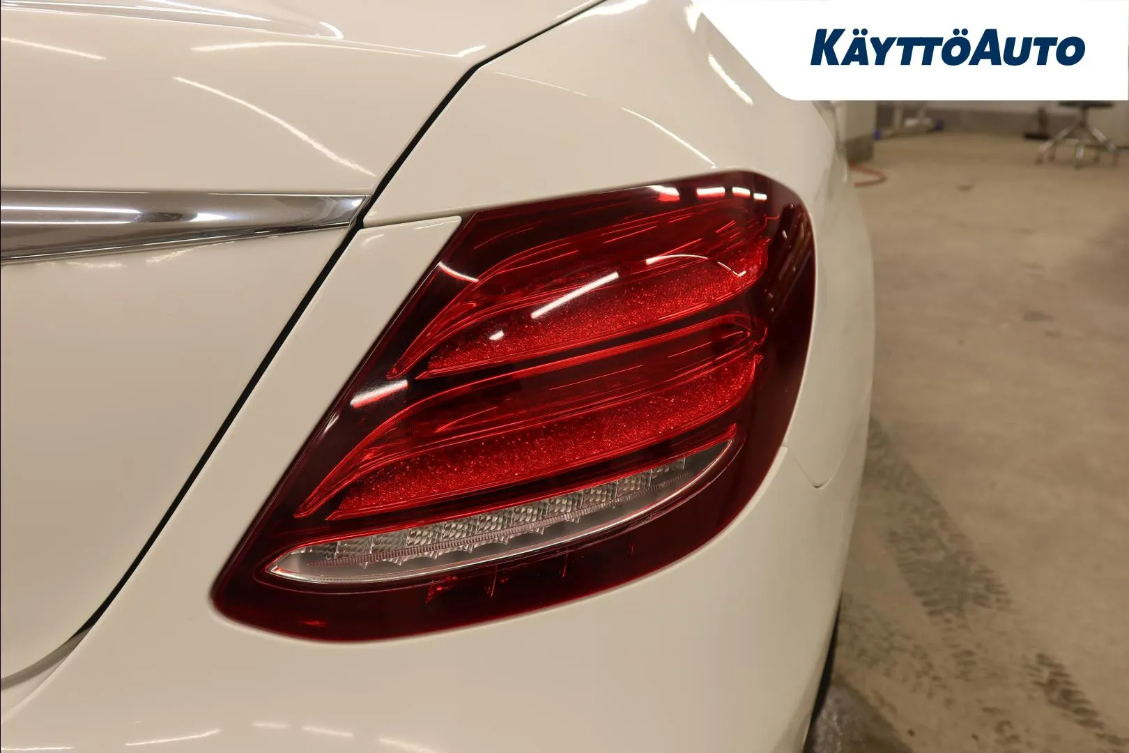 MERCEDES-BENZ E CKL-535 carousel image