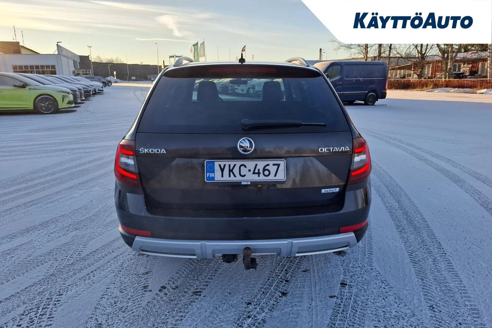 Skoda Octavia YKC-467 carousel image