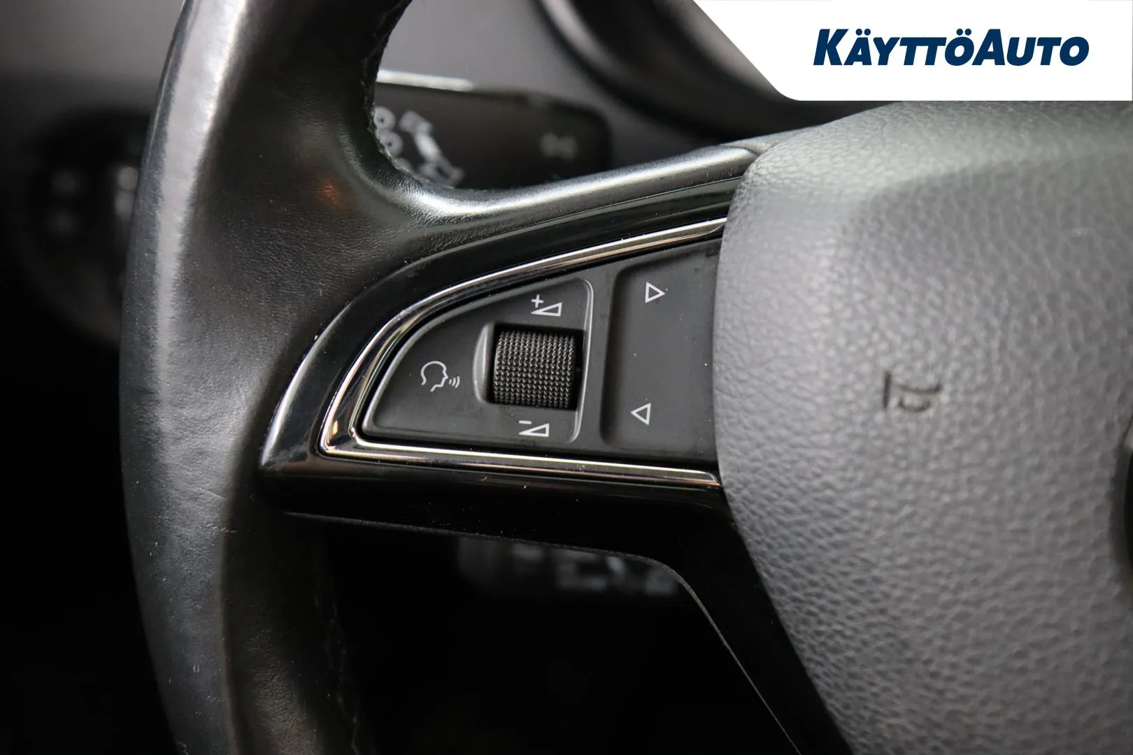 Skoda Octavia YKC-467 carousel image