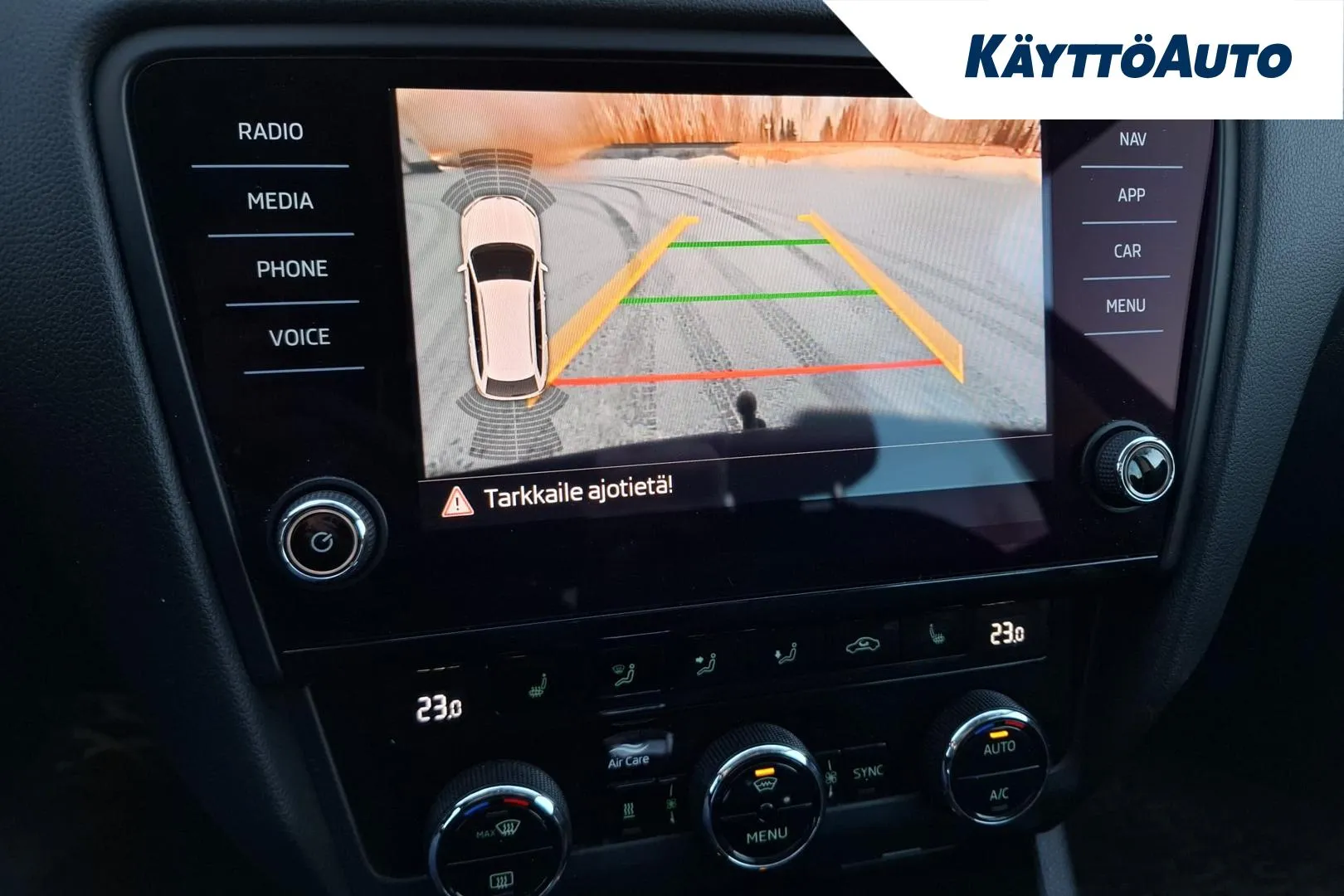 Skoda Octavia YKC-467 carousel image