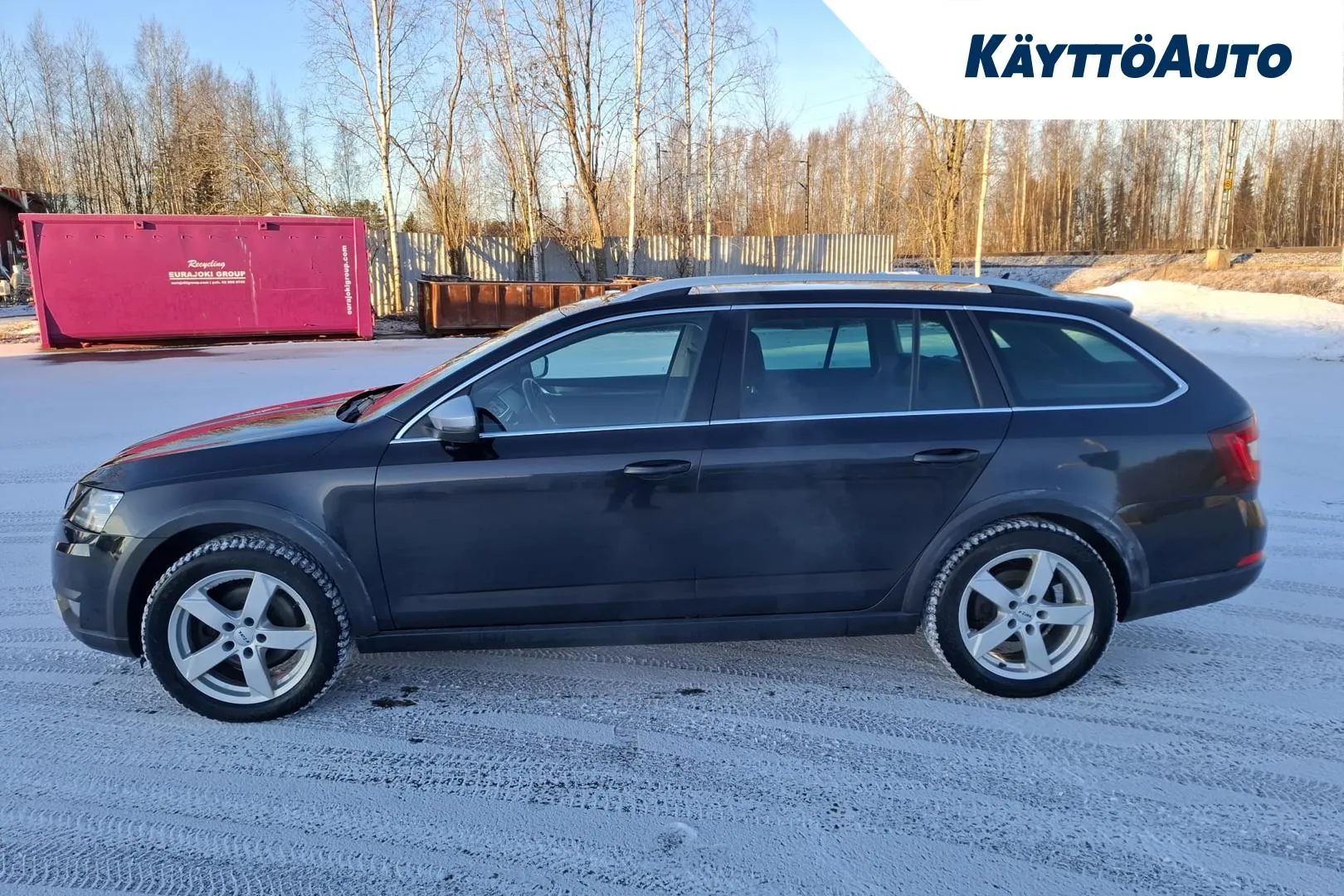 Skoda Octavia YKC-467 carousel image