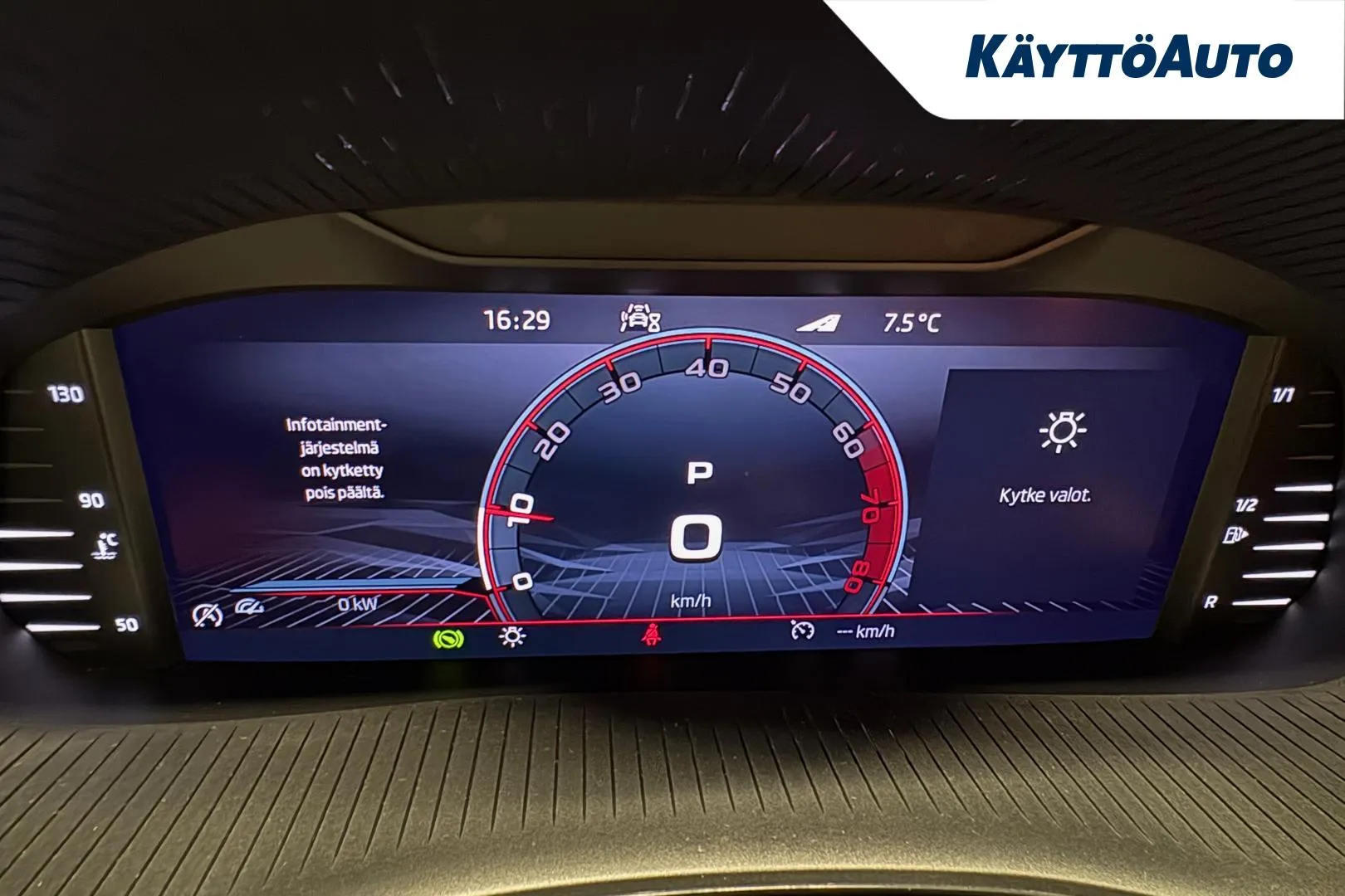 SKODA Fabia KVE-609 carousel image