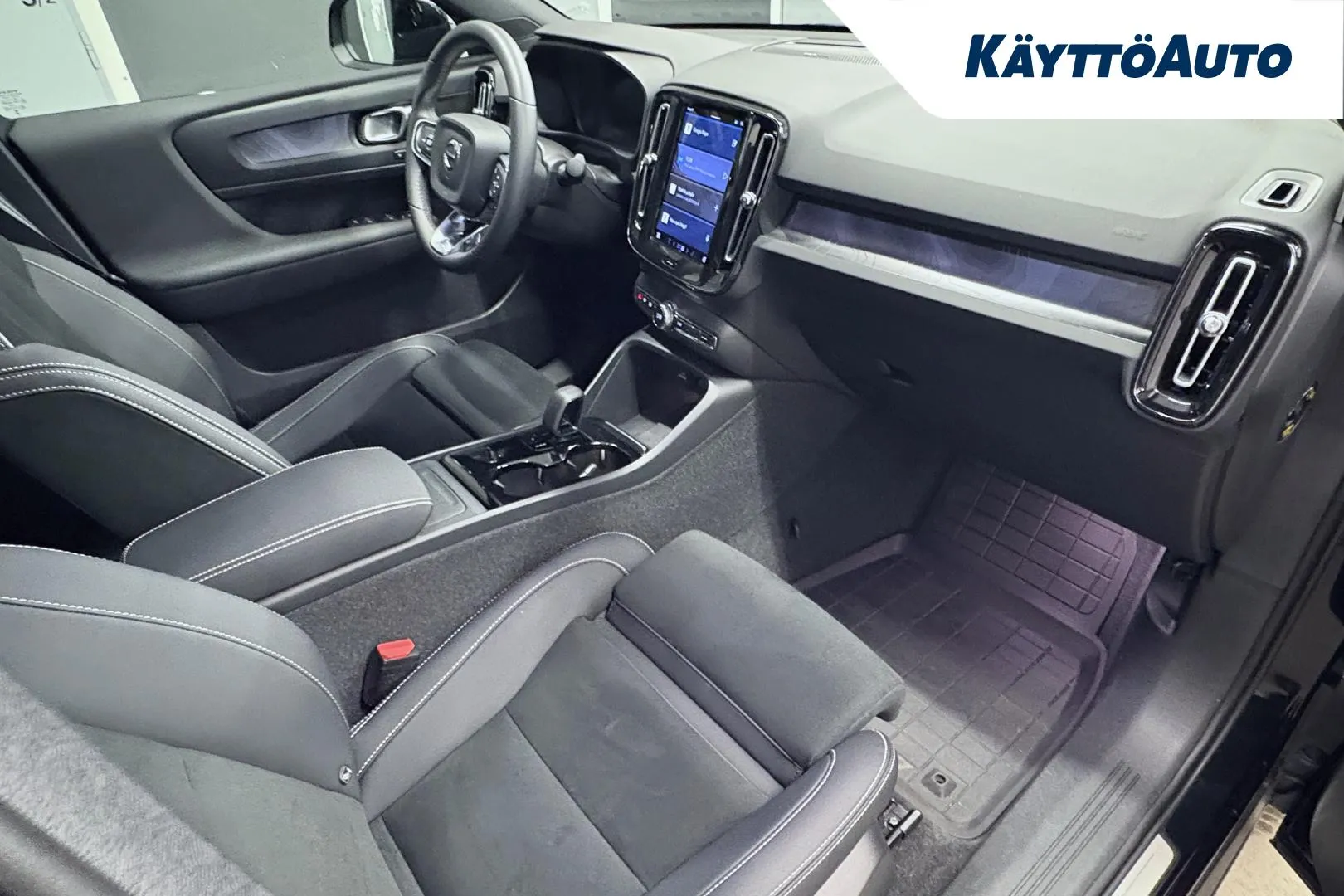 VOLVO C40 GLZ-716 carousel image