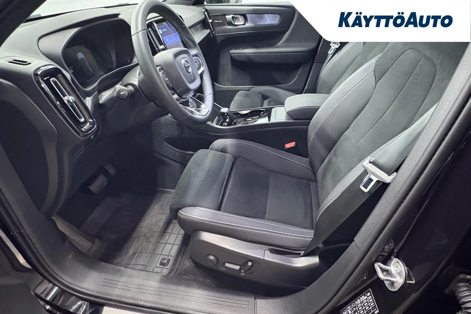 VOLVO C40 GLZ-716 carousel image