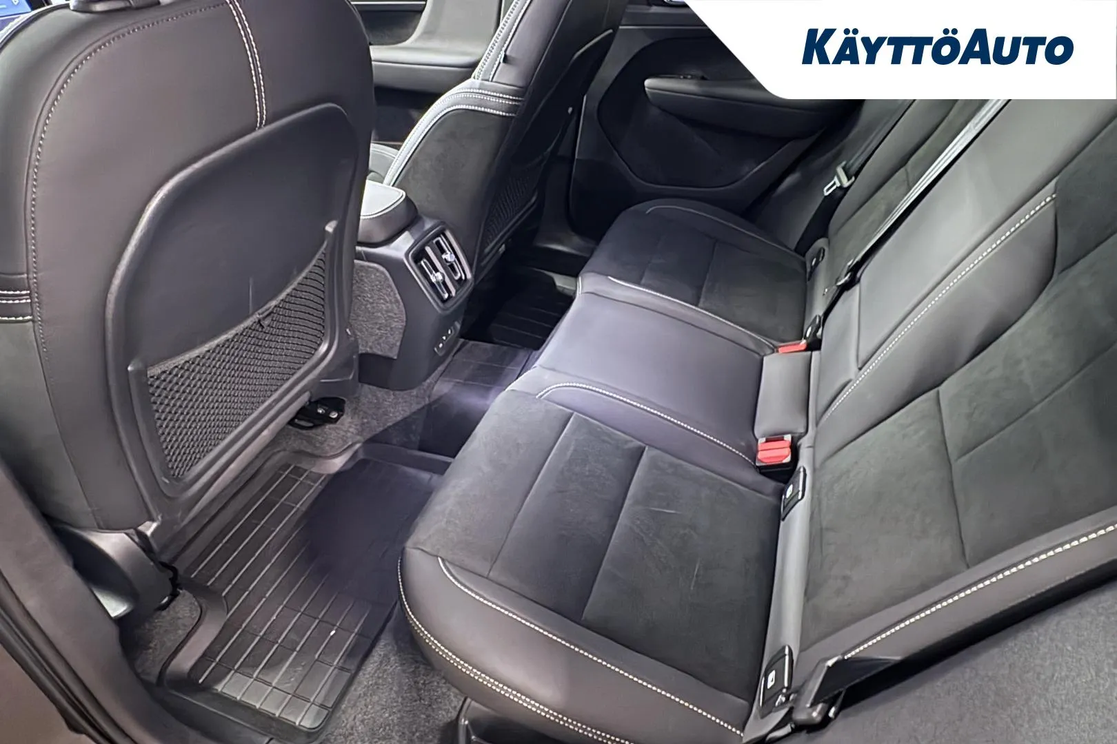 VOLVO C40 GLZ-716 carousel image