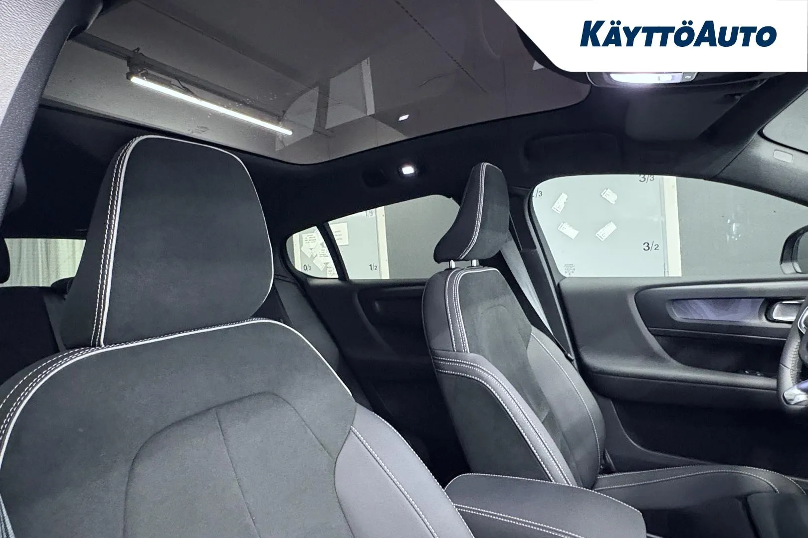 VOLVO C40 GLZ-716 carousel image