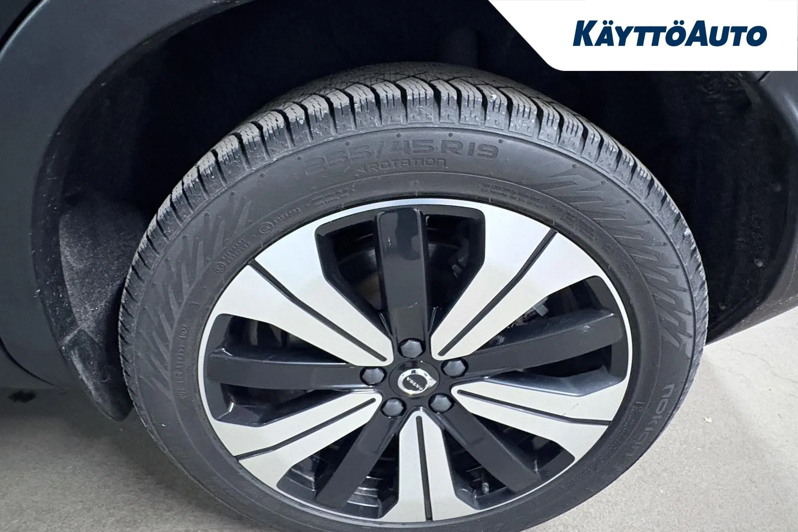 VOLVO C40 GLZ-716 carousel image