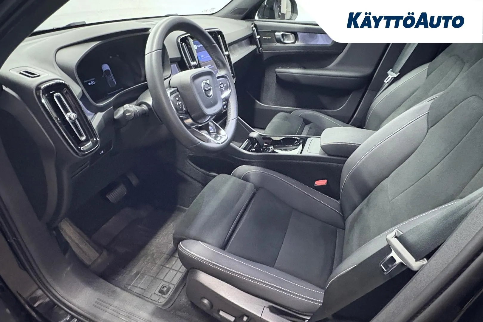 VOLVO C40 GLZ-716 carousel image