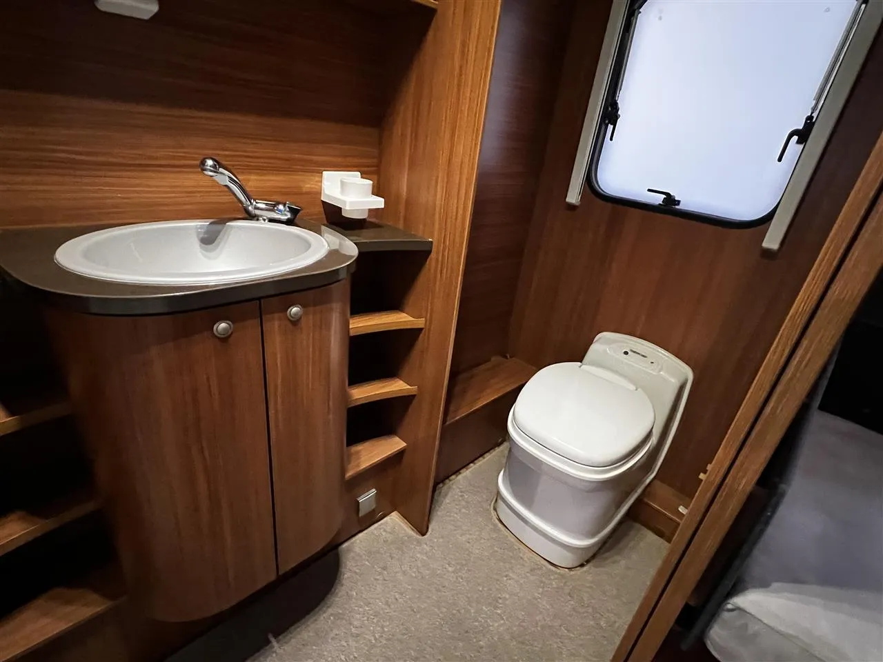 Adria Adora WWN-158 carousel image