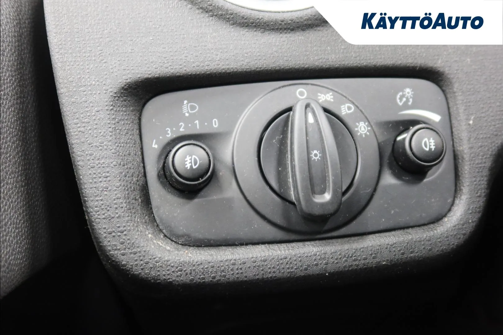 FORD Fiesta ZLN-563 carousel image