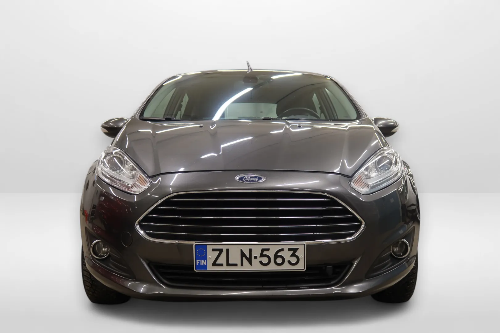 FORD Fiesta ZLN-563 carousel image