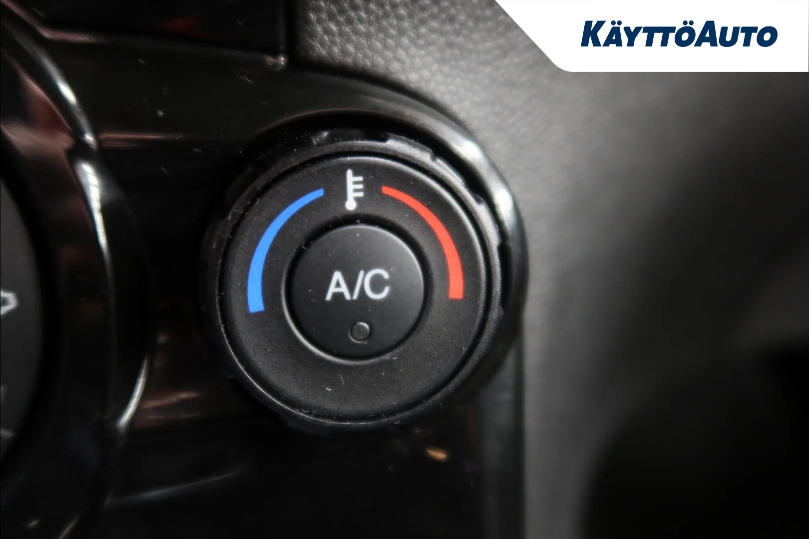 FORD Fiesta ZLN-563 carousel image