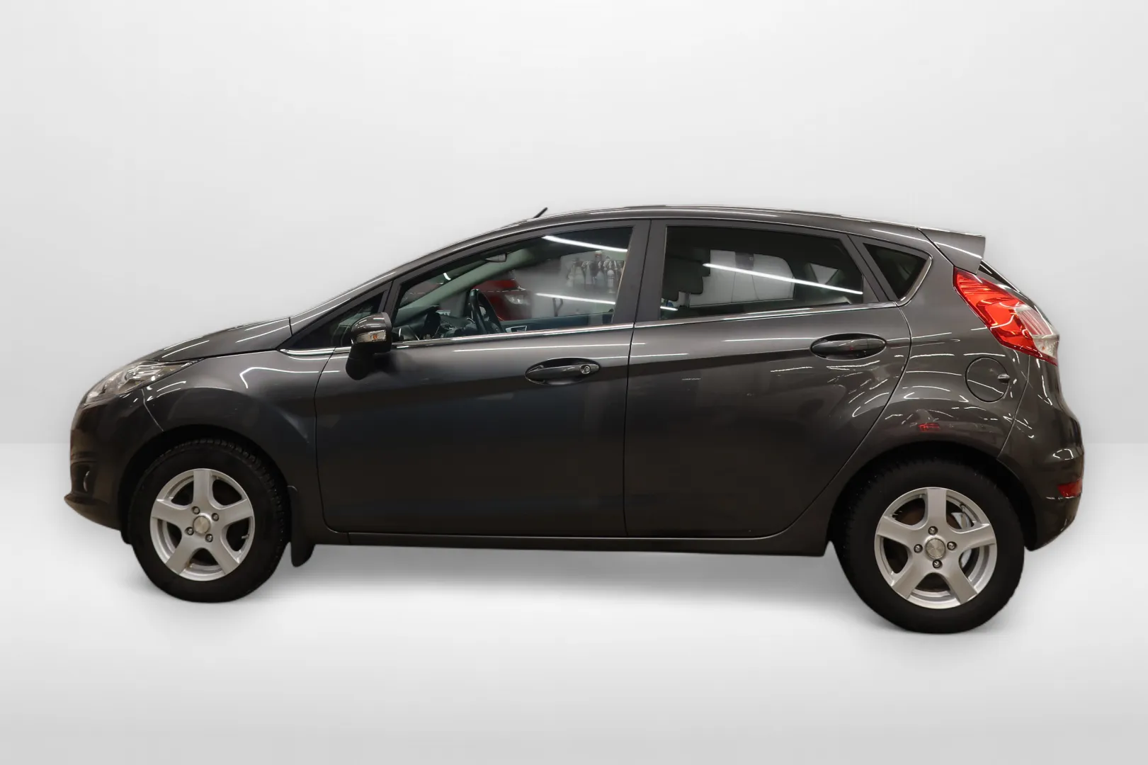 FORD Fiesta ZLN-563 carousel image