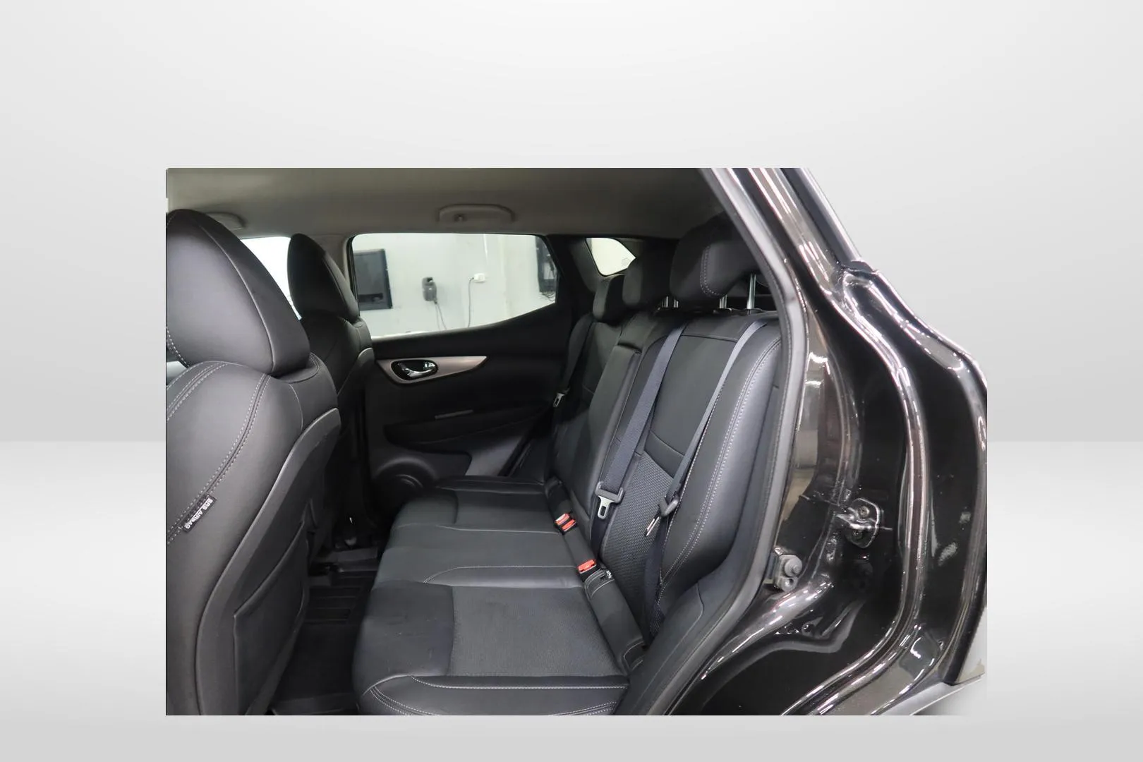 Nissan Qashqai BXX-271 carousel image