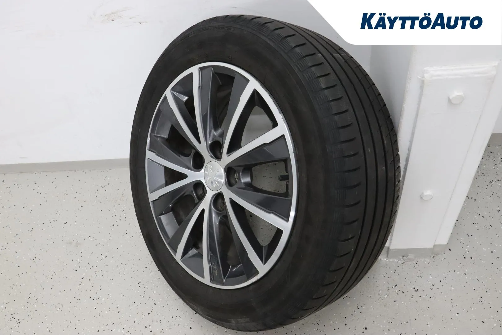 Peugeot 308 MMK-932 carousel image