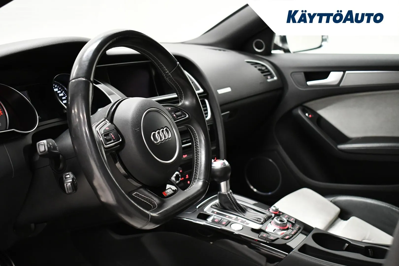 AUDI S5 LUZ-476 carousel image