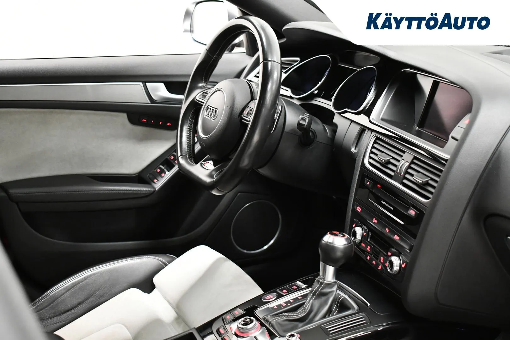 AUDI S5 LUZ-476 carousel image