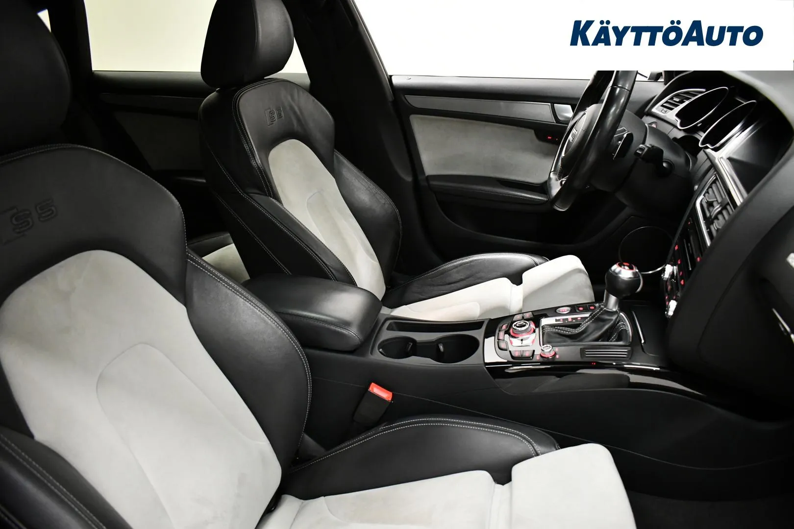 AUDI S5 LUZ-476 carousel image