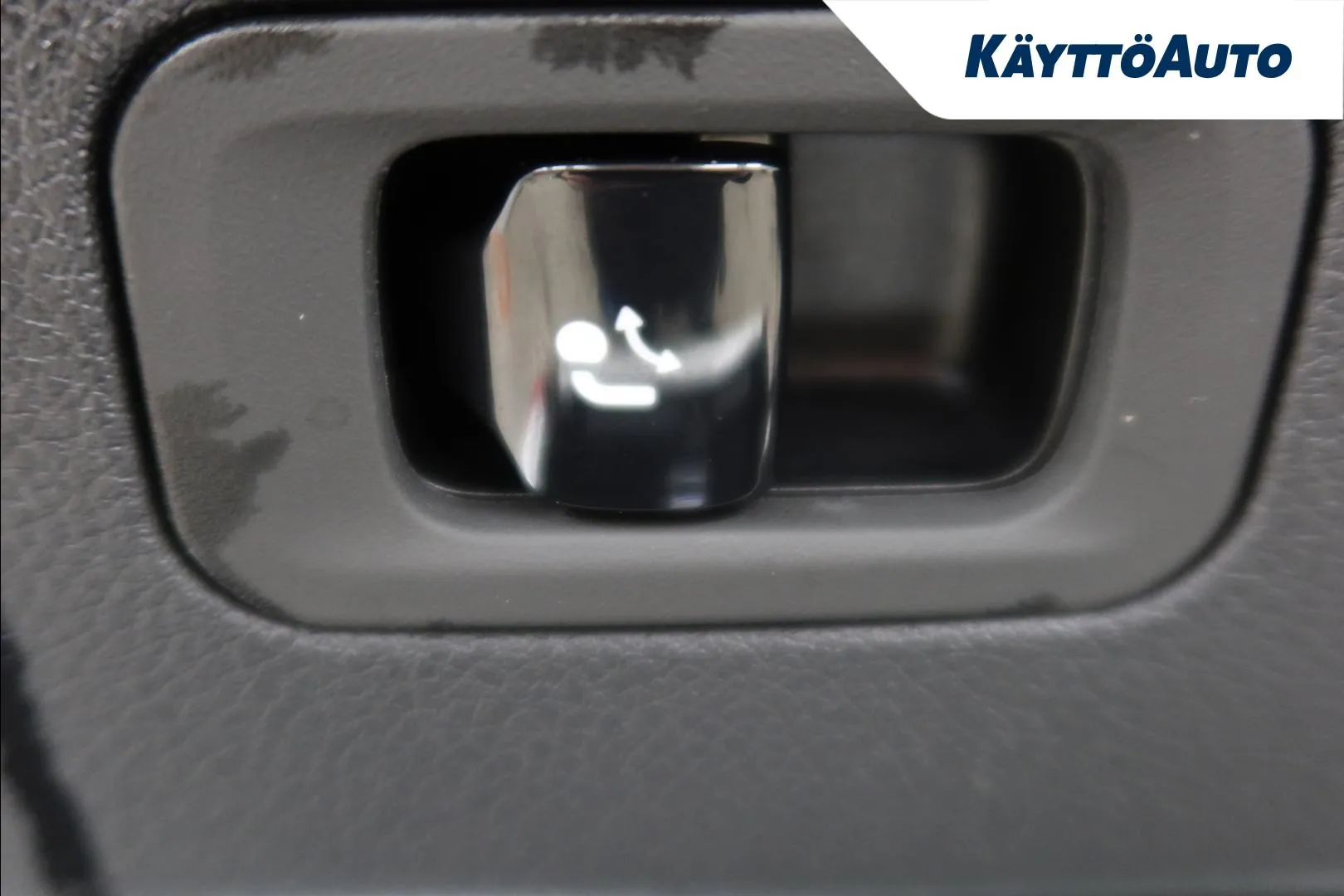 Mercedes-Benz CLA IPB-830 carousel image