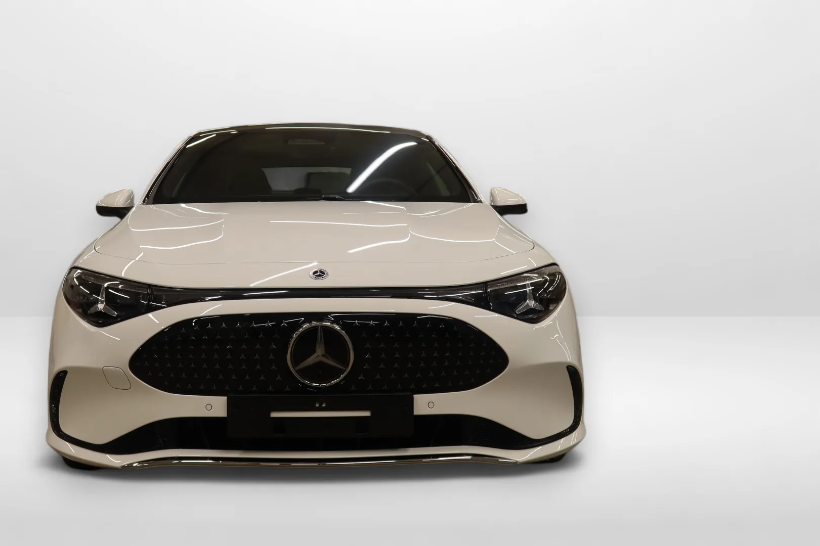 Mercedes-Benz CLA IPB-830 carousel image