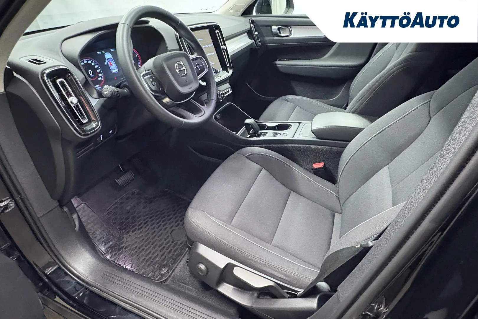 VOLVO XC40 ZOA-327 carousel image