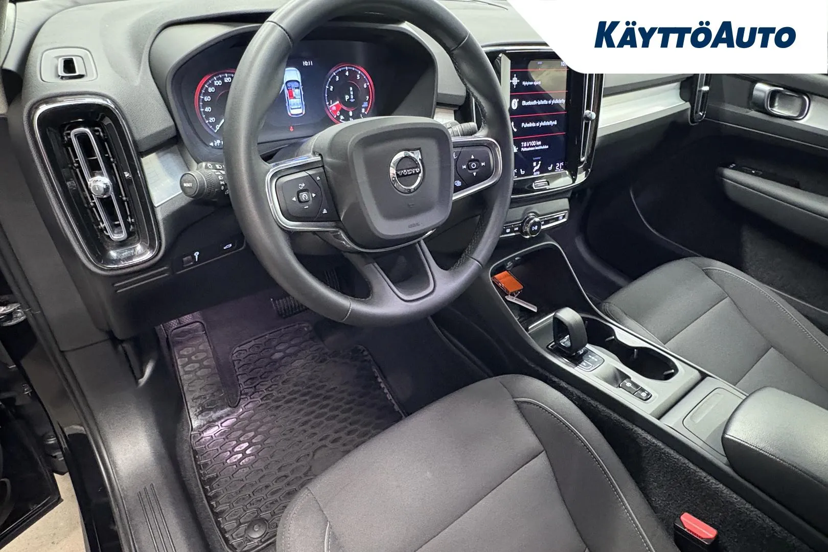 VOLVO XC40 ZOA-327 carousel image