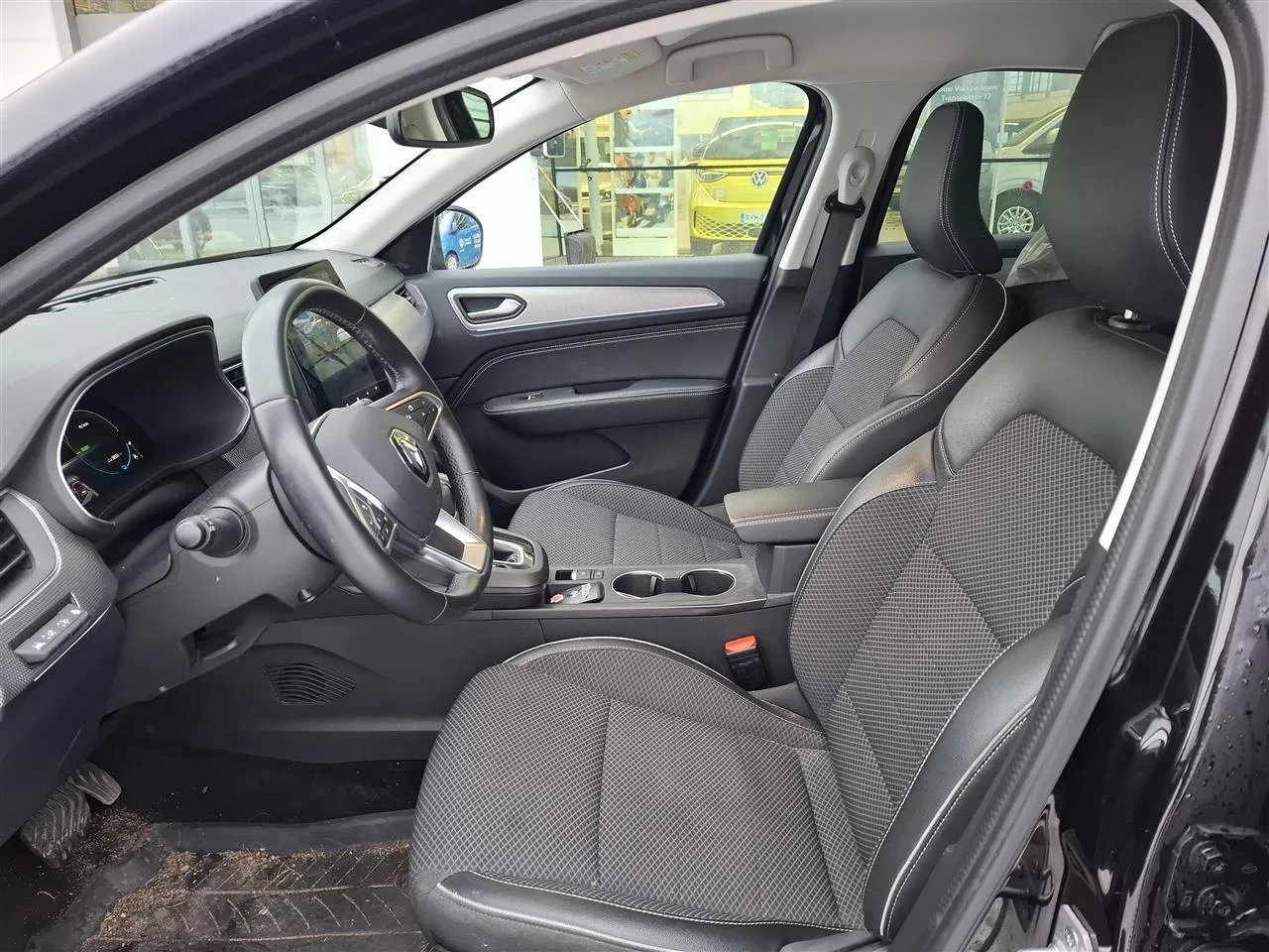 Renault Arkana MOC-928 carousel image