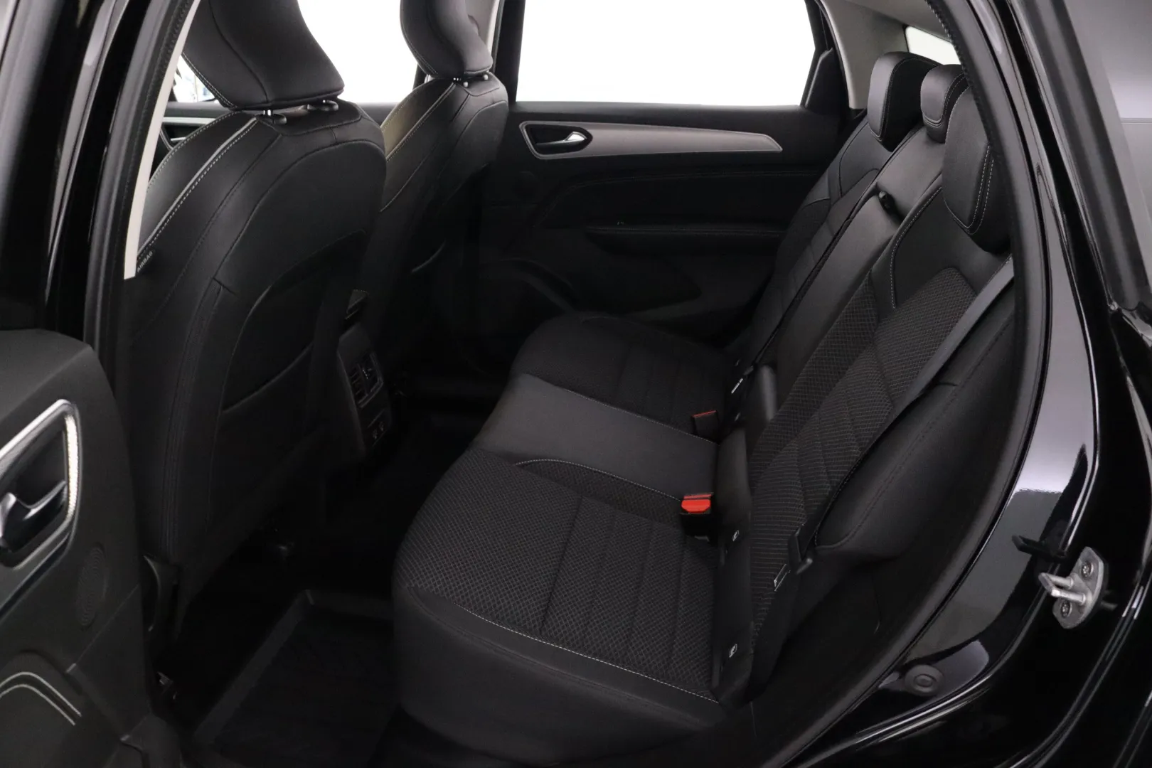 Renault Arkana MOC-928 carousel image