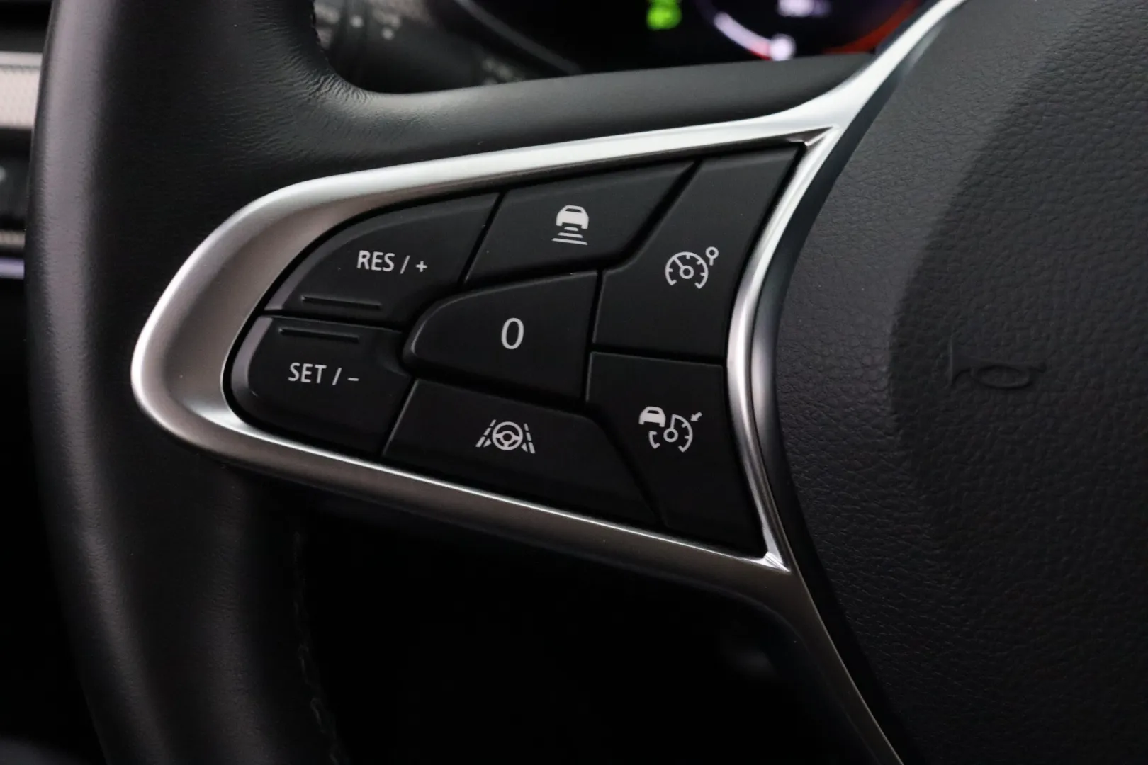 Renault Arkana MOC-928 carousel image