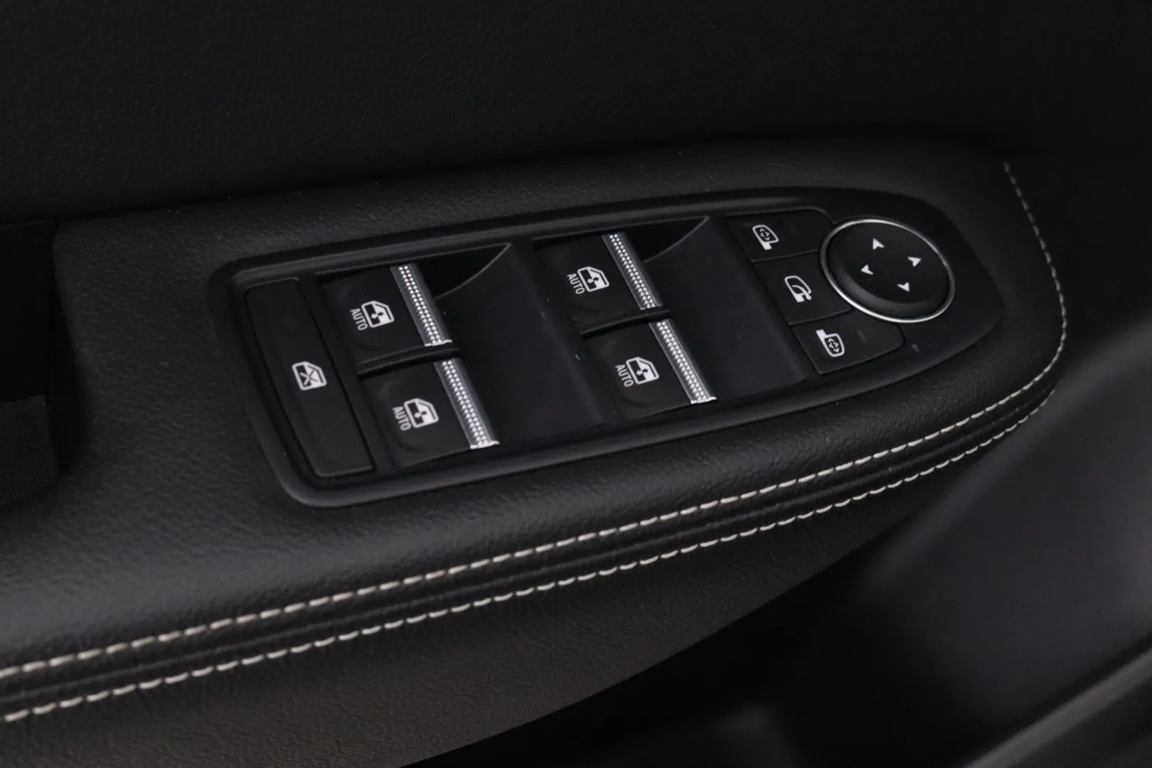 Renault Arkana MOC-928 carousel image