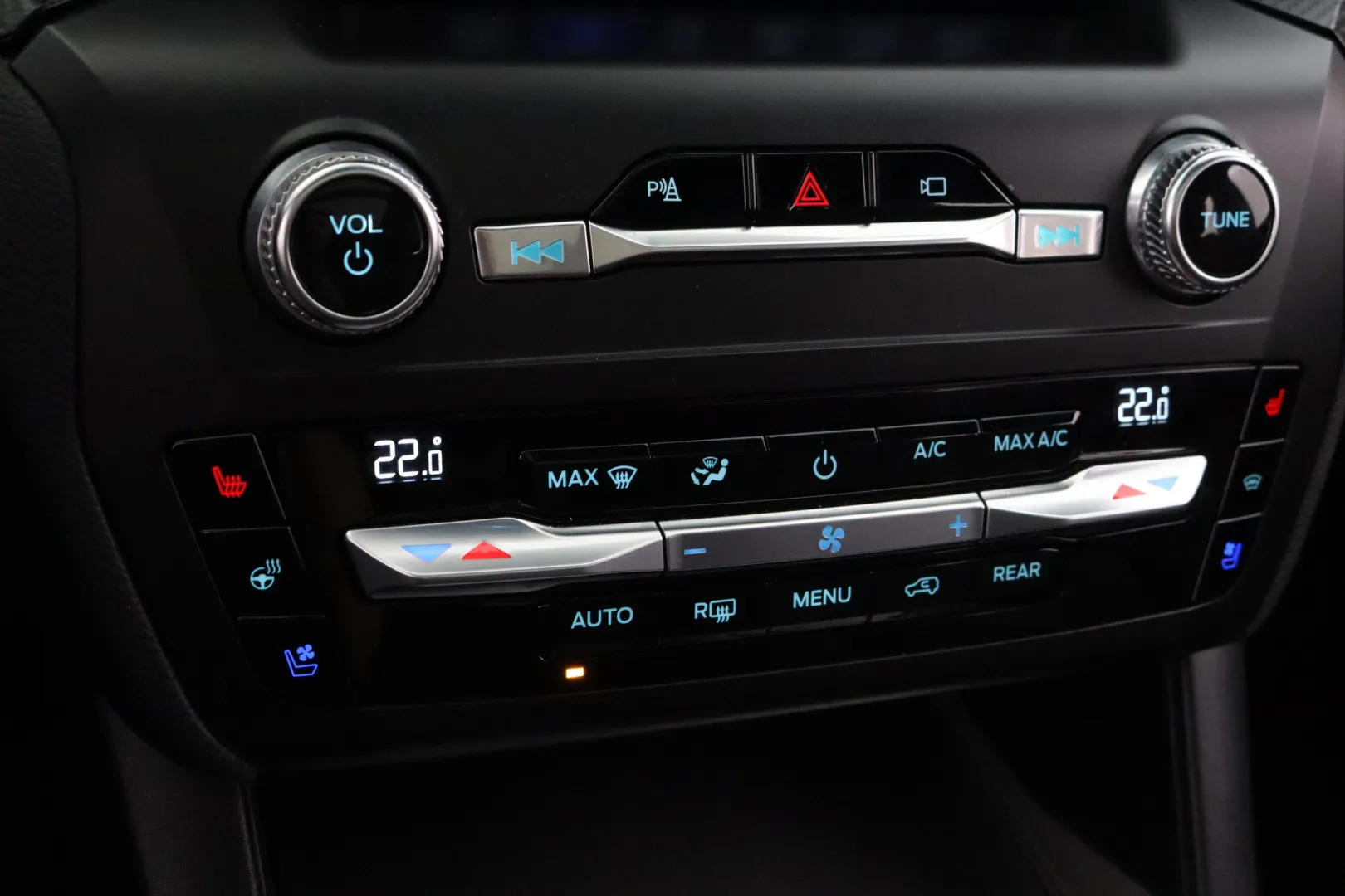 FORD Explorer KUH-707 carousel image