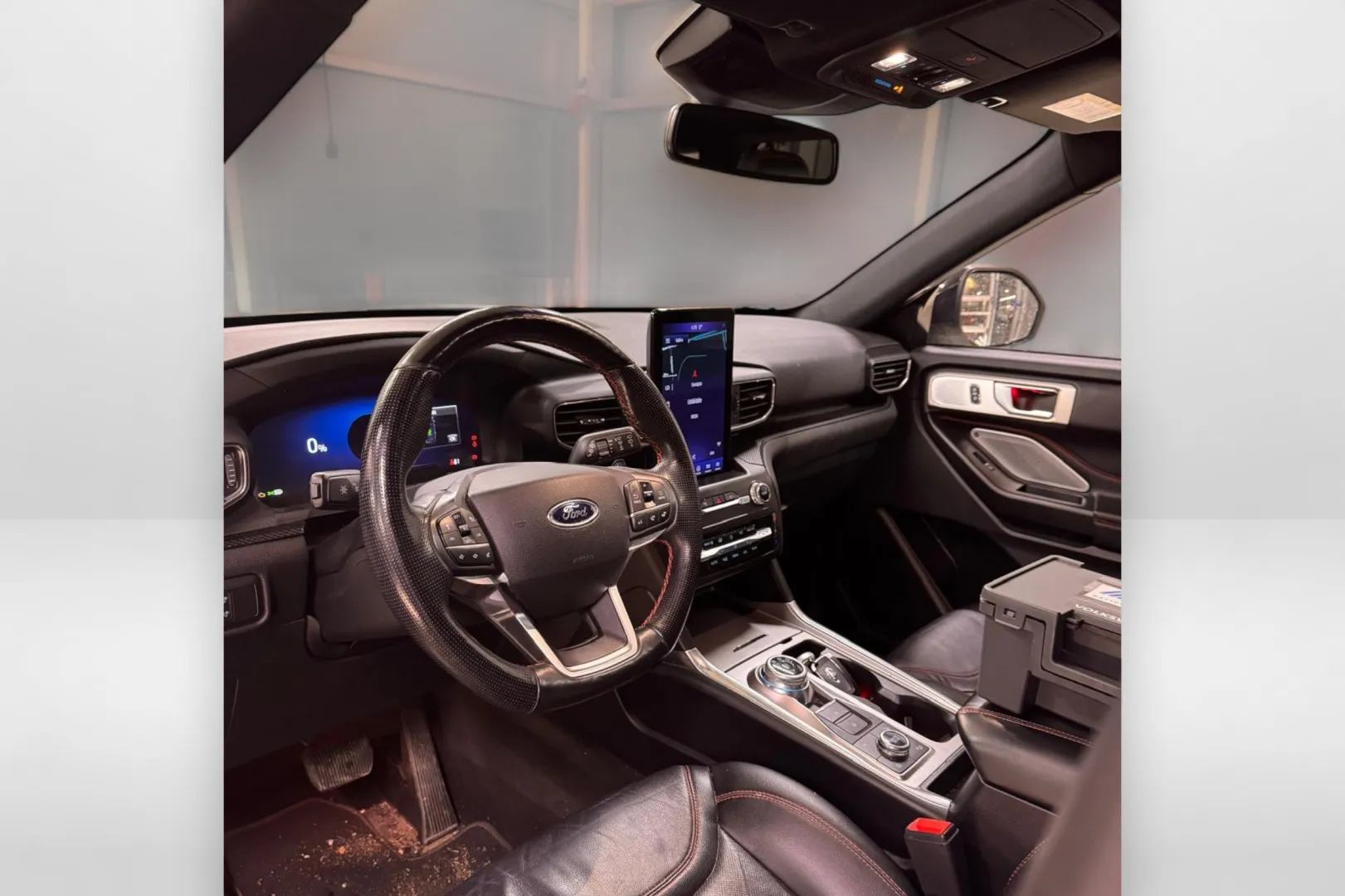 FORD Explorer KUH-707 carousel image